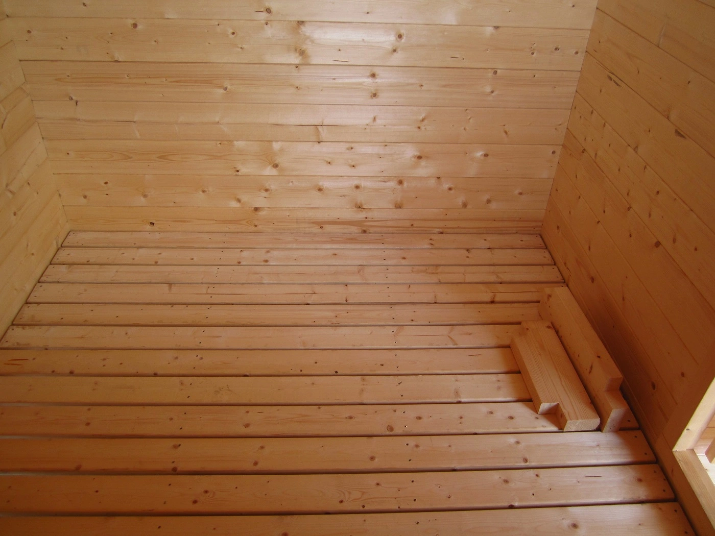 outdoor sauna slatted floor