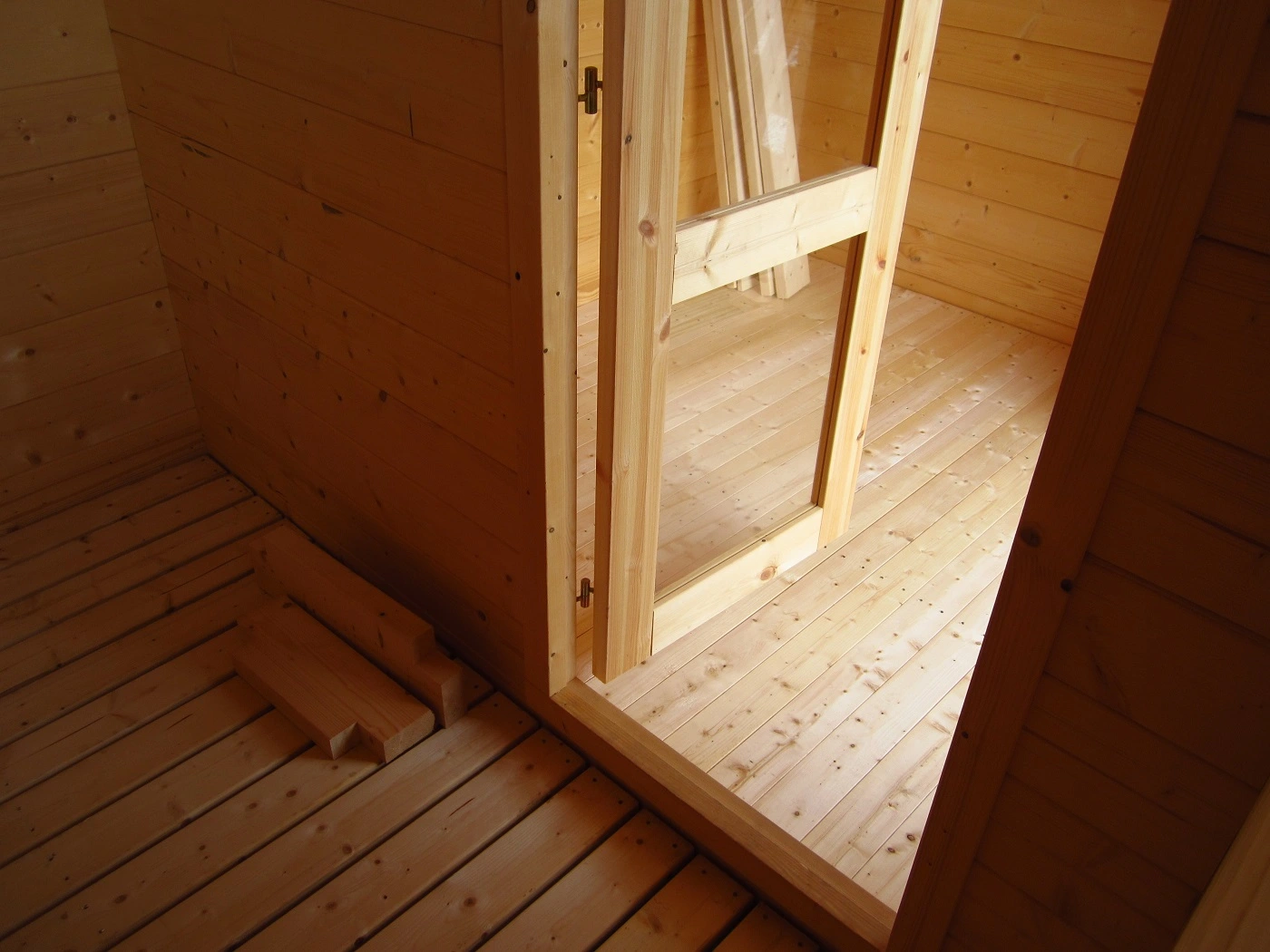 outdoor sauna floor